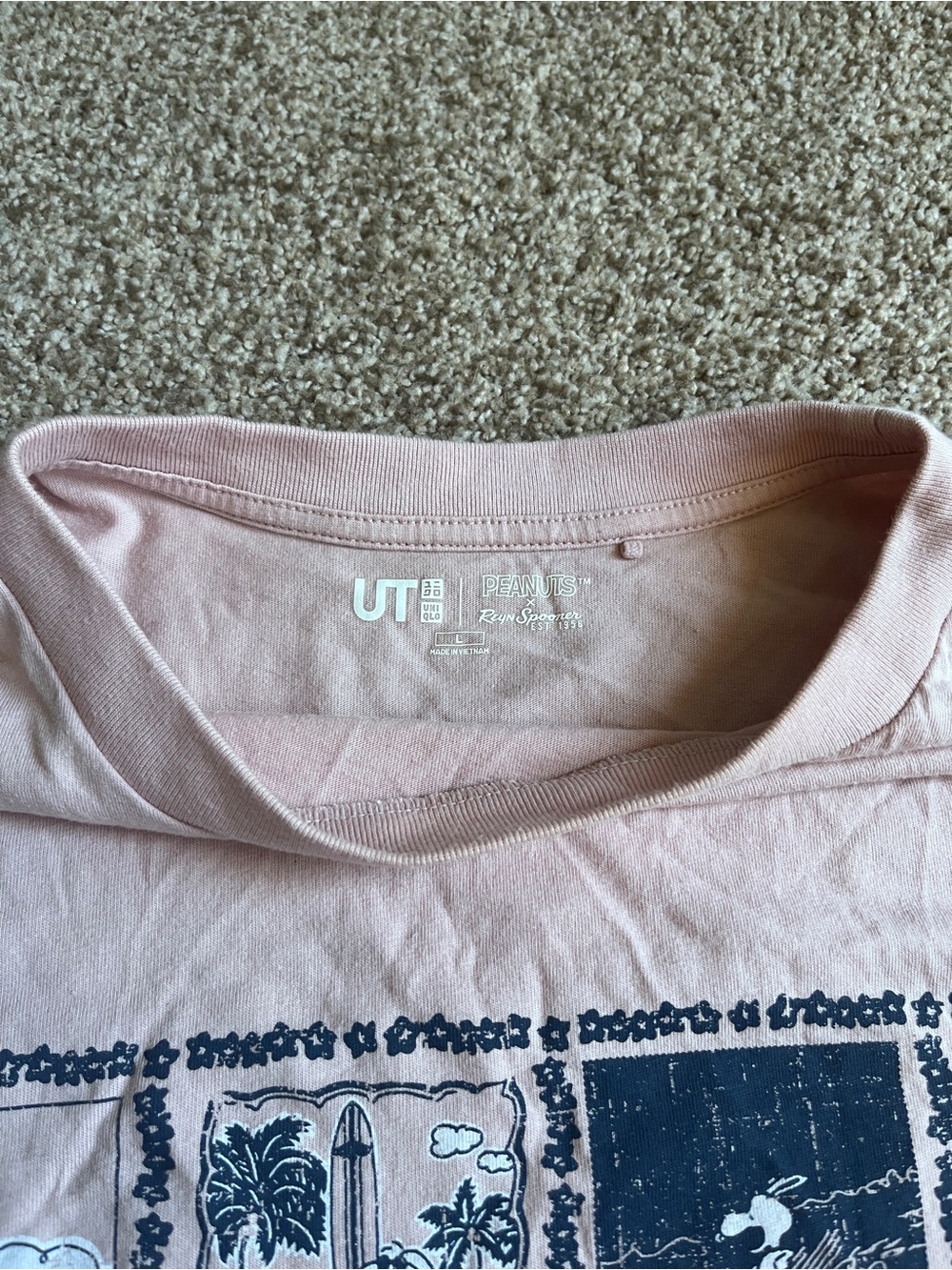 Uniqlo Light Pink Short Sleeve Surfing Snoopy Graphic Tee - Picture 2 of 6
